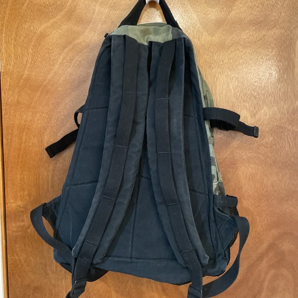 American Eagle Green Black  Camo Canvas Backpack Cinch Up back Multi Pockets